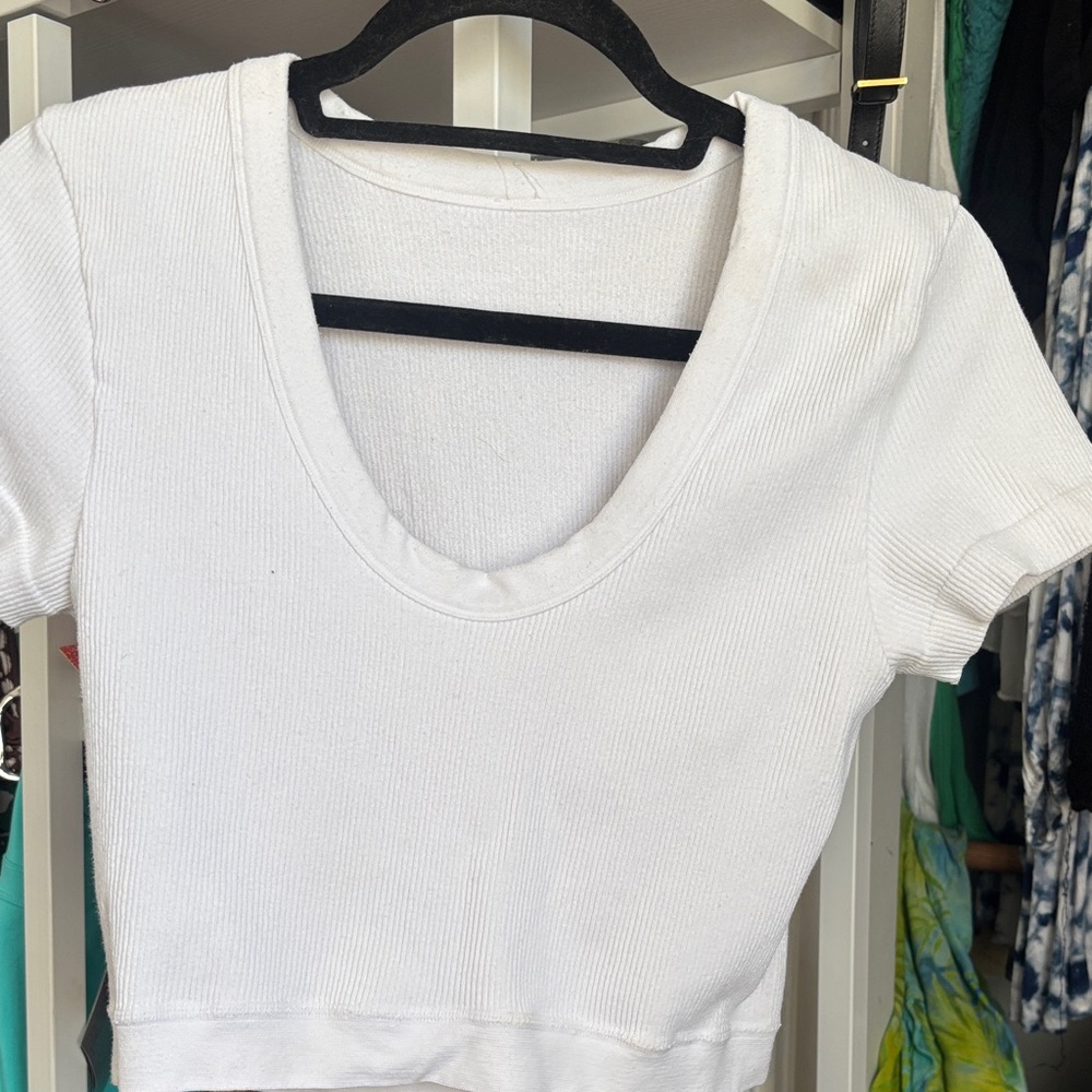 ALO Yoga Classic White Crop Top